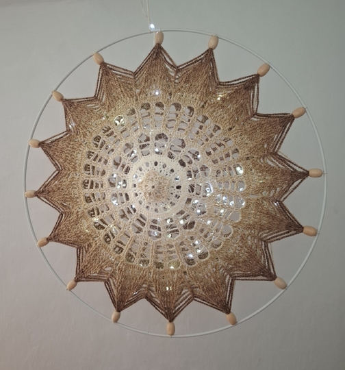 festliches 2-teiliges Mandala "Zimtsternchen" mit Lichterkette zu befüllen