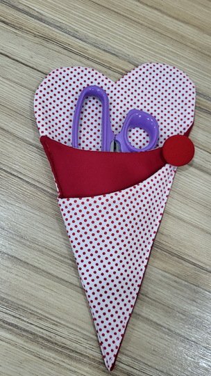 PDF Sewing Pattern: Heart-Shaped Scissors Holder DIY Valentines day gifts