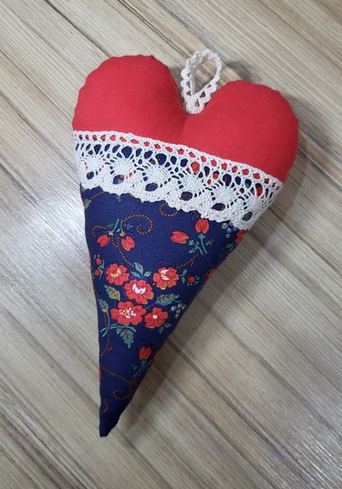 Free Valentine’s Day Fabric Hearts Sewing Pattern – Photo & Video Tutorial