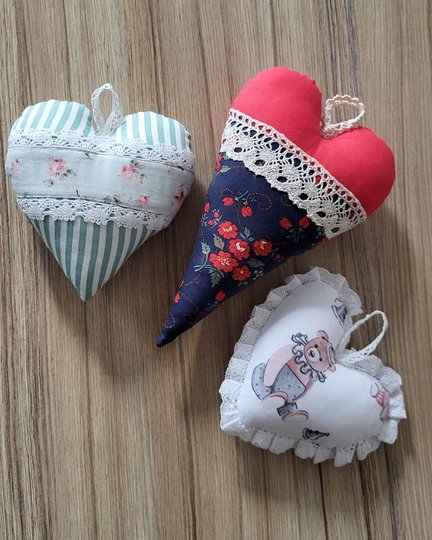 Free Valentine’s Day Fabric Hearts Sewing Pattern – Photo & Video Tutorial