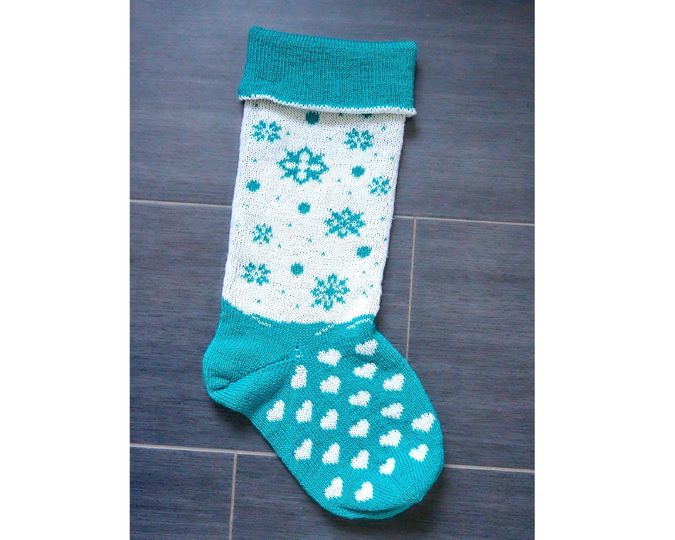 Knitting pattern for "Wintertime" XXL Christmas stocking (2 foot designs!)