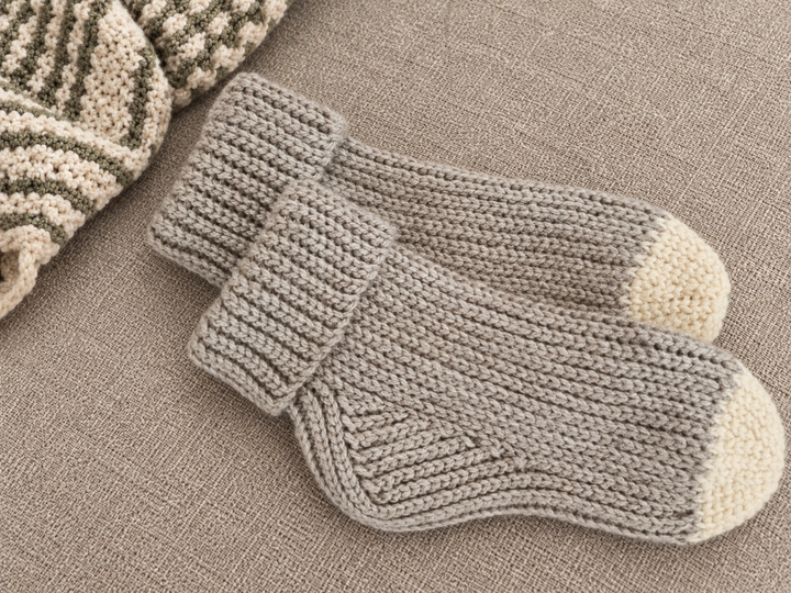 Crochet socks pattern. PDF in English and German (S1b)