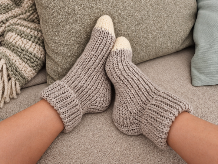 Gehäkelte Socken. Häkelanleitung. PDF auf Englisch und Deutsch (S1b)