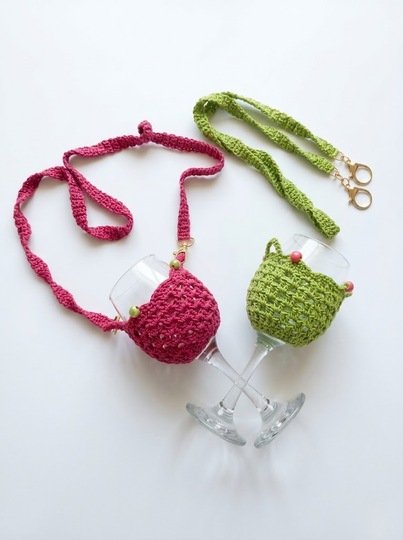 Crochet Wine Glass Holder Pattern with Detachable Strap