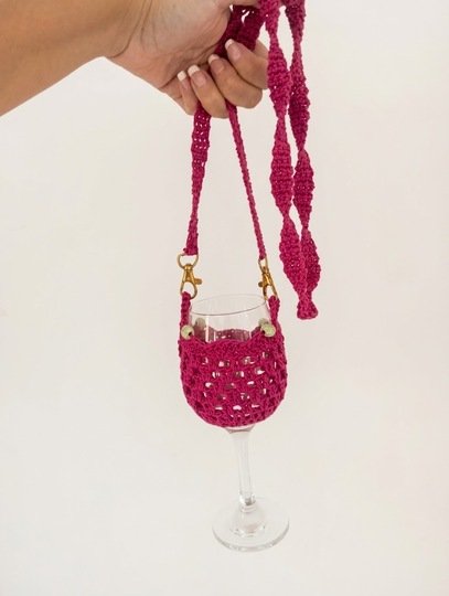 Crochet Wine Glass Holder Pattern with Detachable Strap