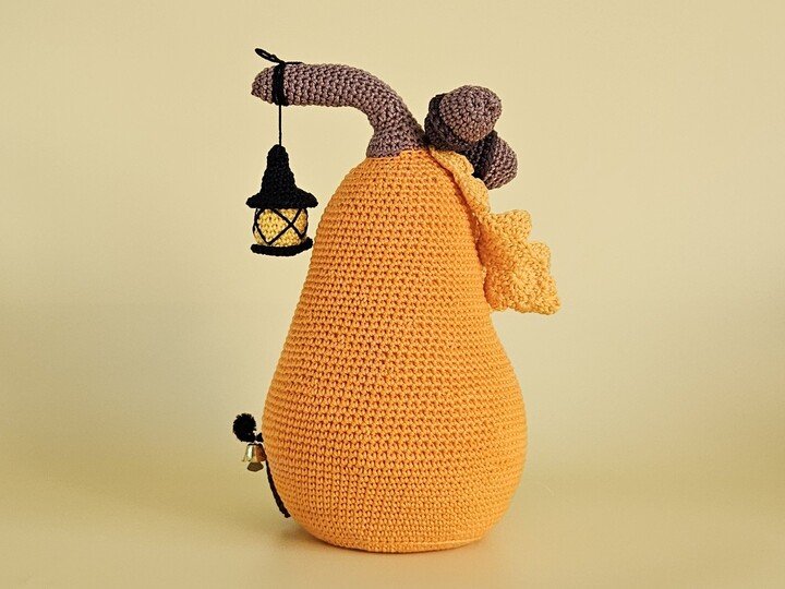 Kürbishaus häkeln – Häkelanleitung für Herbstdeko & Amigurumi