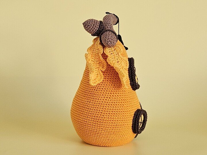 Kürbishaus häkeln – Häkelanleitung für Herbstdeko & Amigurumi