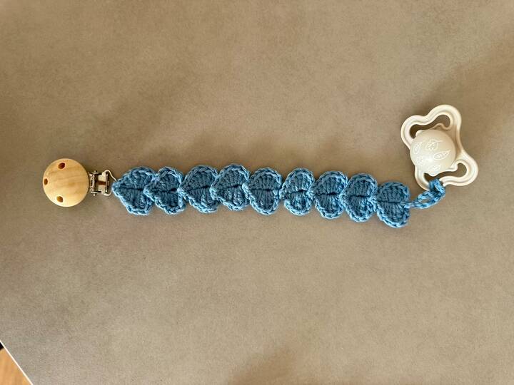 Crochet Pattern Pacifier Chain Heart Trail