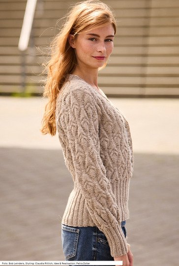 Pullover im Zopfmuster