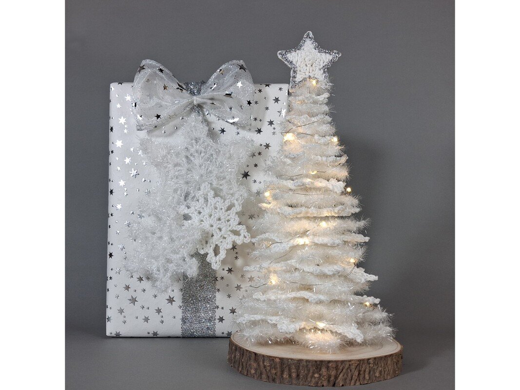 Crochet Christmas Tree with LED Lights Pattern for beginners - Image 8