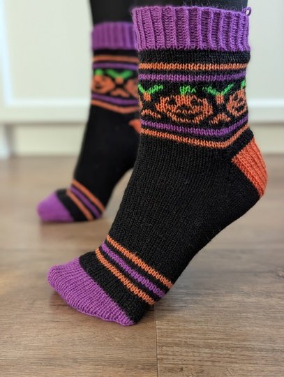 Pumpkin Smile Socks - Strickanleitung