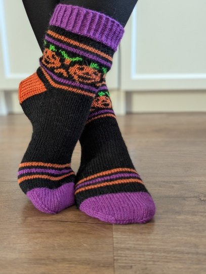 Pumpkin Smile Socks - Strickanleitung