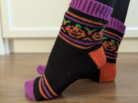 Pumpkin Smile Socks - Strickanleitung