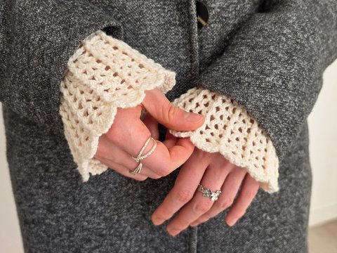 Fleur Fingerless Gloves with Textured Stitch Pattern and Scalloped Edge