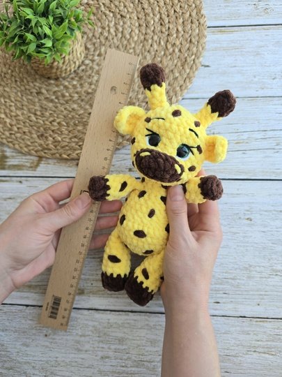 Juno the Giraffe – Cute Plush Amigurumi Crochet Pattern PDF