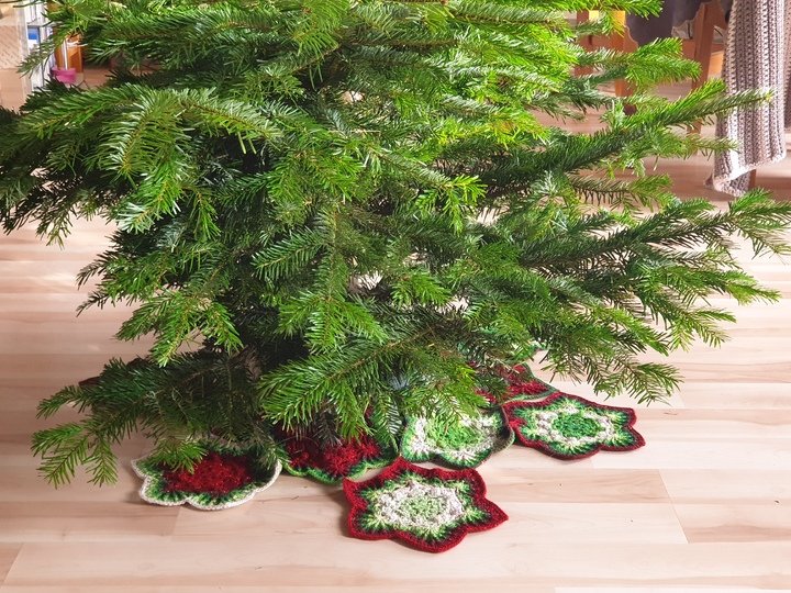 Christbaumdecke „Hexie Stars“ – Häkelanleitung für Baumdecke & Tischdecke