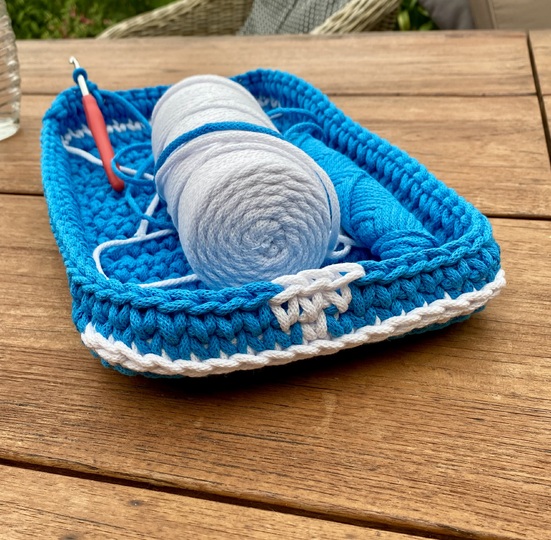 Crochet Pattern for a Bus Basket