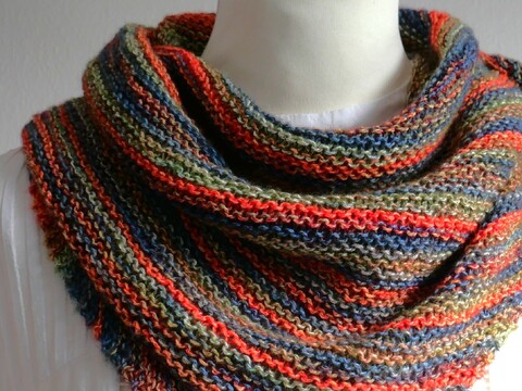 Falling Leaves – A Knitted Boomerang Shawl