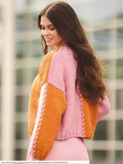 Zweifarbiger Pulli mit kleinem Zopf