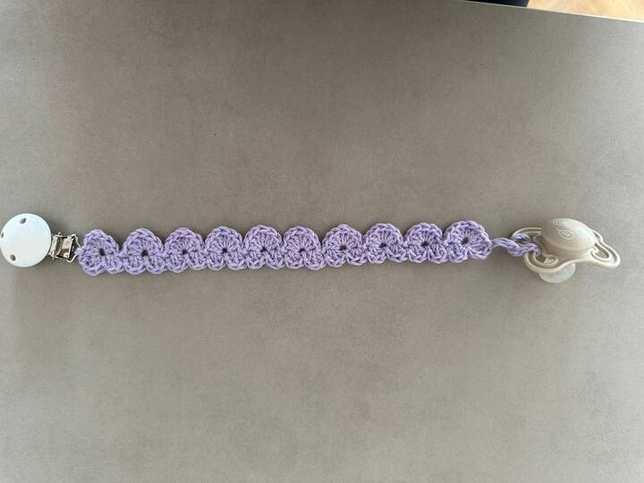 Crochet Pattern Heart Pacifier Chains: Heart Trail & Heart Ribbon
