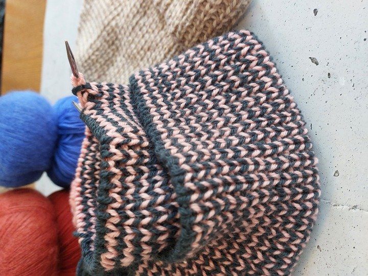 LOMA hat, knitting pattern