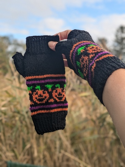 Strickanleitung Pumpkin Smile Mitts