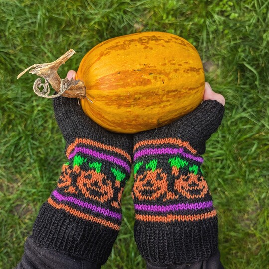Strickanleitung Pumpkin Smile Mitts
