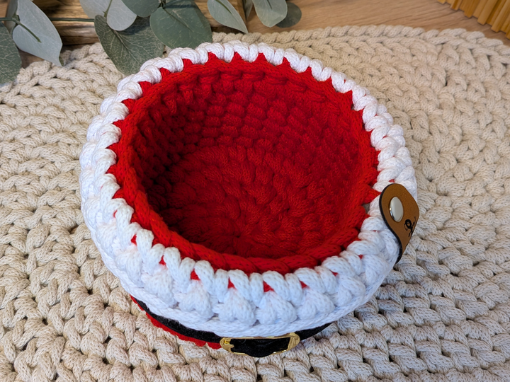 Häkelanleitung Weihnachtskorb / Nikolauskorb im Strickstich mit Gürtel