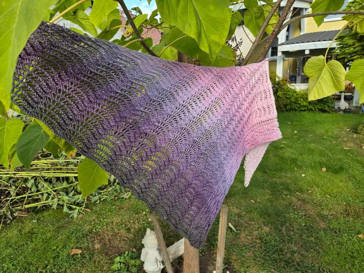 Crochet Pattern Triangular Scarf "Mida"