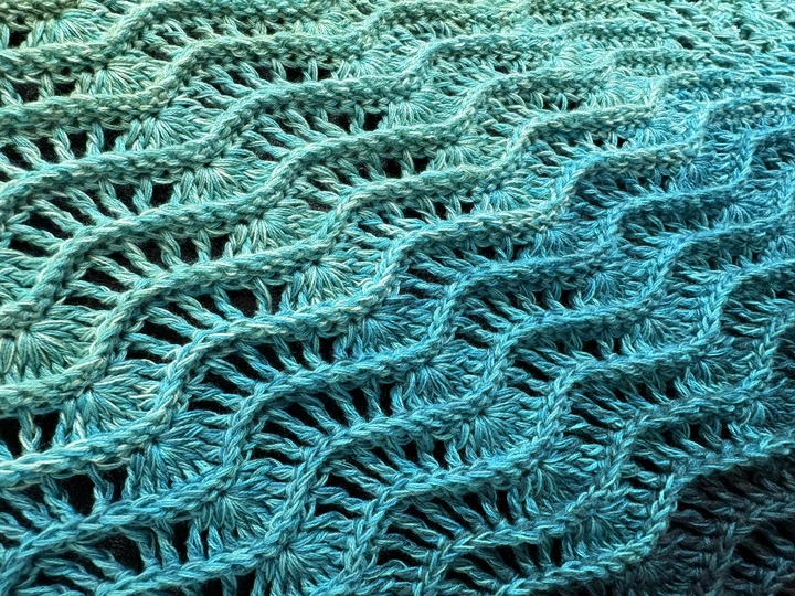 Crochet Pattern Triangular Scarf "Mida"