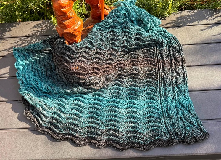 Crochet Pattern Triangular Scarf "Mida"