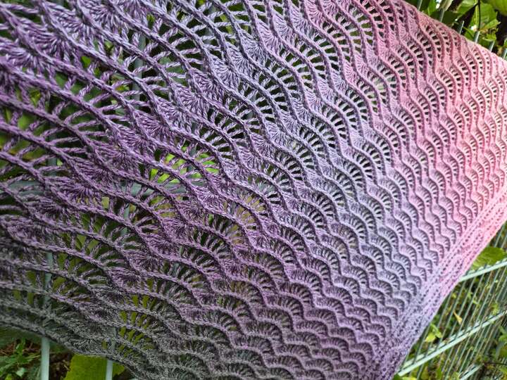 Crochet Pattern Triangular Scarf "Mida"