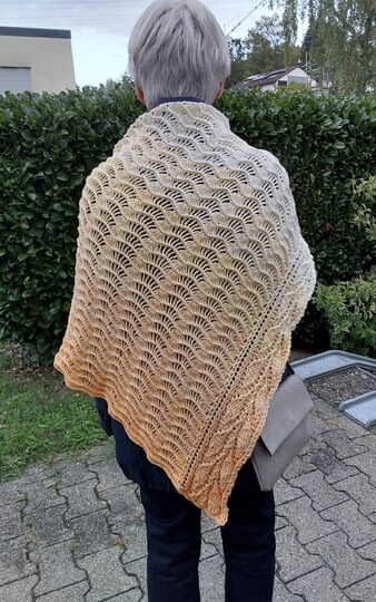 Crochet Pattern Triangular Scarf "Mida"