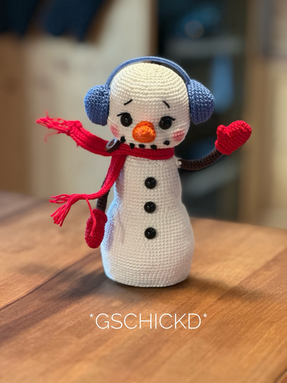 Häkelanleitung Schneemann Helmut – Amigurumi mit Zubehör | PDF