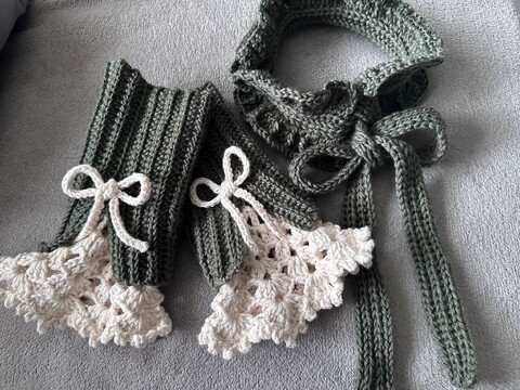 Crochet Pattern Vintage Wrist Warmers & Ruffle Scarf – Romantic Set