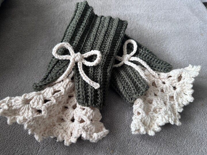 Häkelanleitung Vintage Stulpen & Rüschenschal – romantisches Häkelset