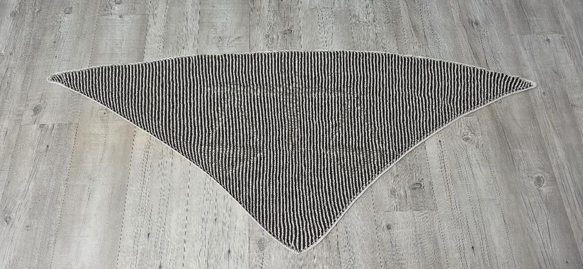 Libra, Shadow Knitting, Illusion Knitting, Motif Shawl