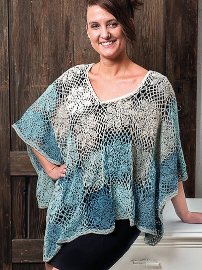 Poncho Blütenzauber, gehäkelt