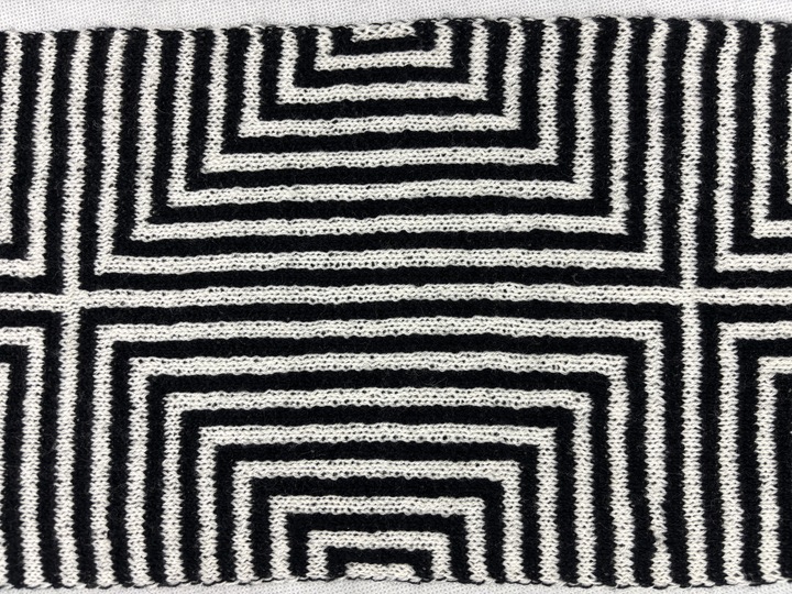 Scarf «Illusion of Squares» - Double Knitting Instructions