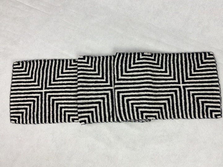 Scarf «Illusion of Squares» - Double Knitting Instructions