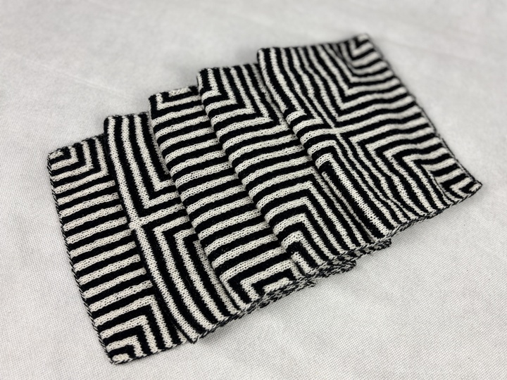 Schal «Illusion der Quadrate» - Eine Double Face Strickanleitung