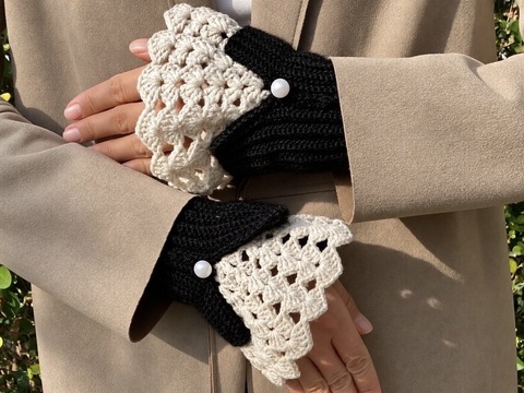 Vintage Victorian Fingerless Gloves - Gothic Warmer Cuffs