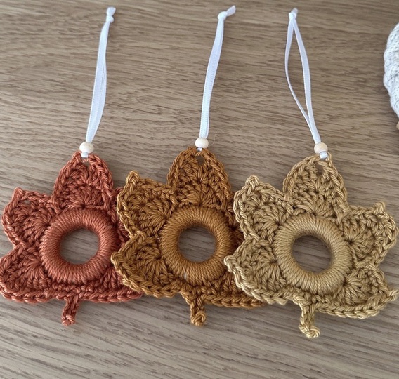 Häkelanleitung Anhänger Blatt Herbstblatt