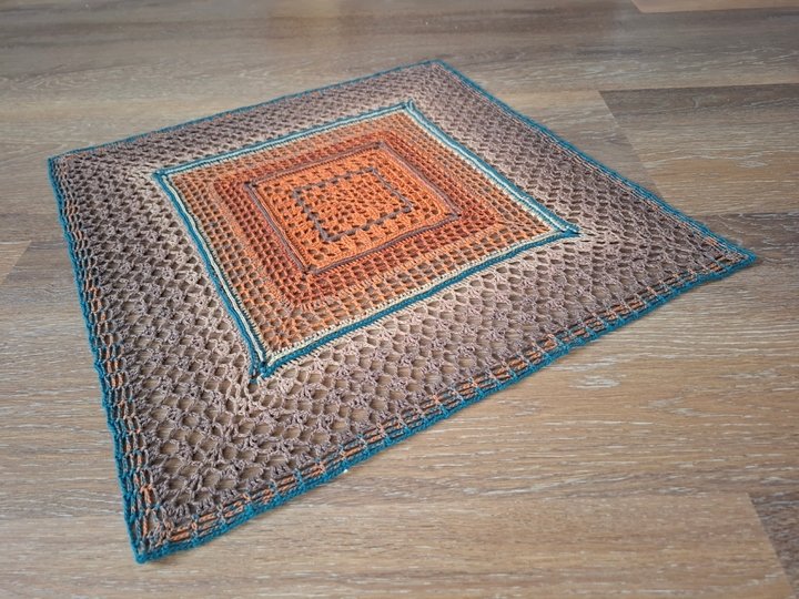Häkelanleitung Mitteldecke "Sienna"