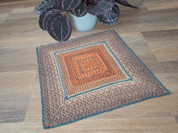 Häkelanleitung Mitteldecke "Sienna"