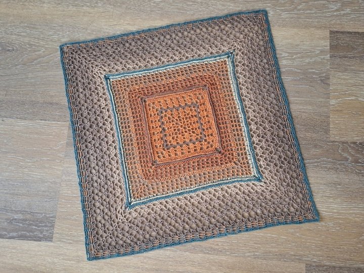 Häkelanleitung Mitteldecke "Sienna"