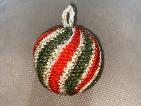 Christmas Tree Ornament Easy Spiral Ball Pattern PDF and Video Tutorial