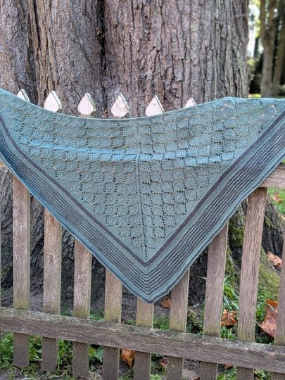 Castaway Shawl - Tuch im Lace/Schattenstrickmuster