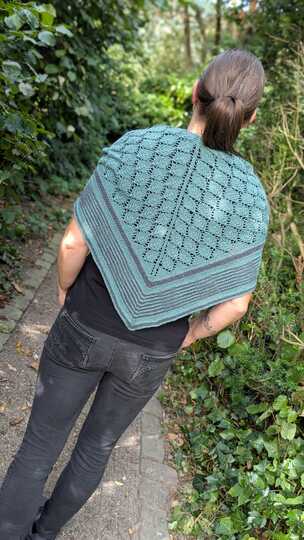 Castaway Shawl - Tuch im Lace/Schattenstrickmuster