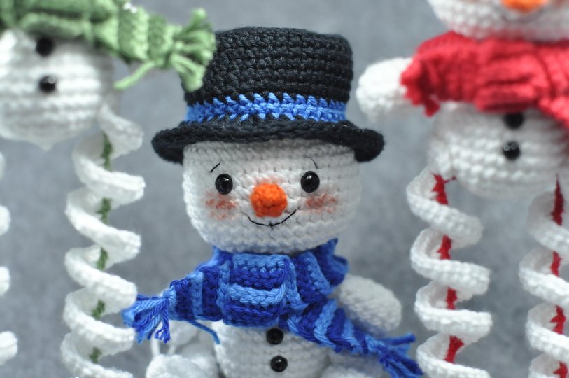 Häkelanleitung Schneemann-Windspiel mit 3 verschiedenen Mützen